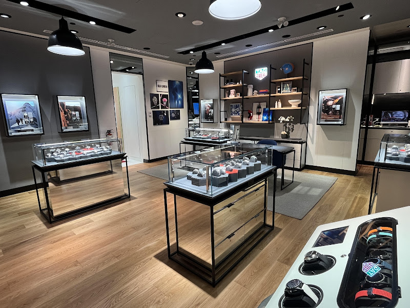TAG Heuer CF Rideau Centre Boutique