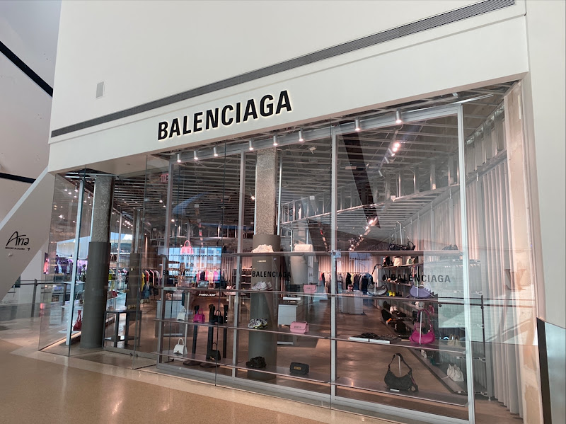 BALENCIAGA