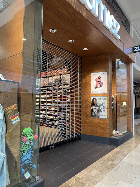 Zumiez