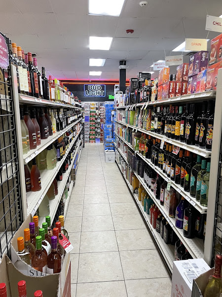Giant Wine and Liquor