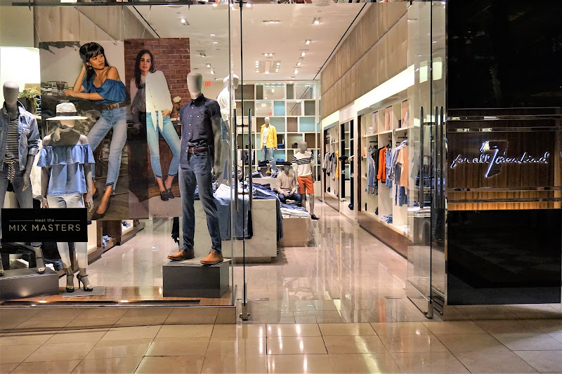 7 for All Mankind