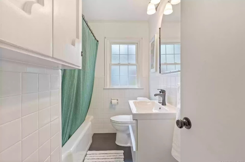Budget Tub and Tile Refinishing