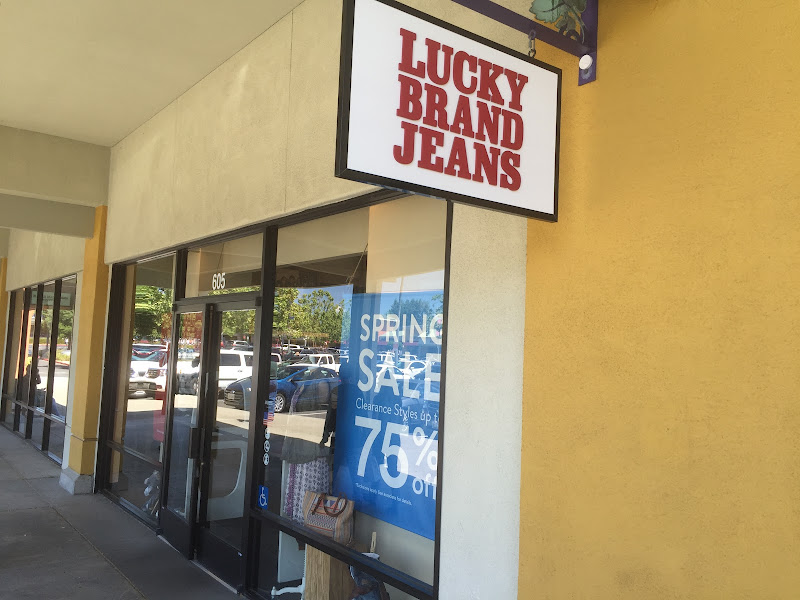 Lucky Brand Outlet