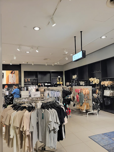 H&M