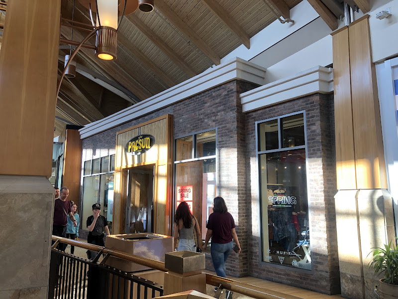 PacSun