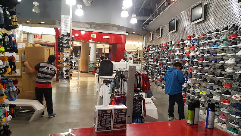 Shoe Palace