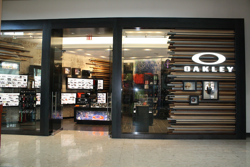 OAKLEY