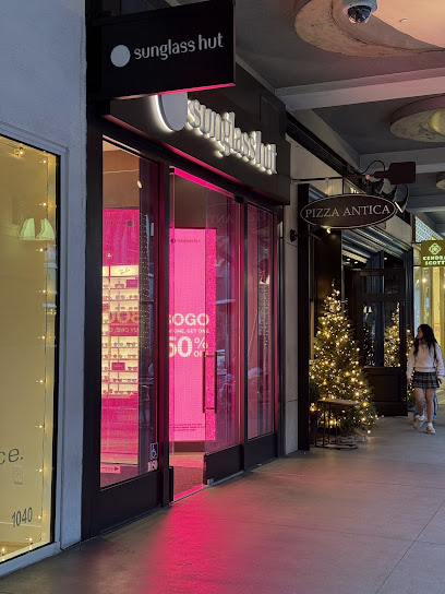 Sunglass Hut