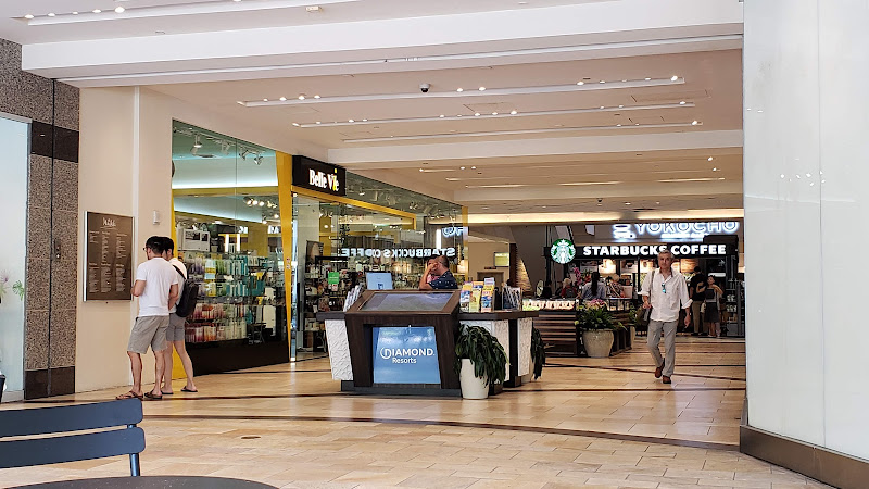 Waikiki Shopping Plaza