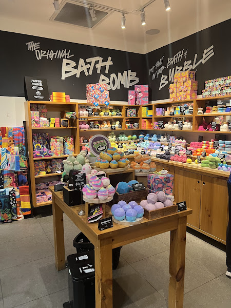 Lush Cosmetics Masonville Place