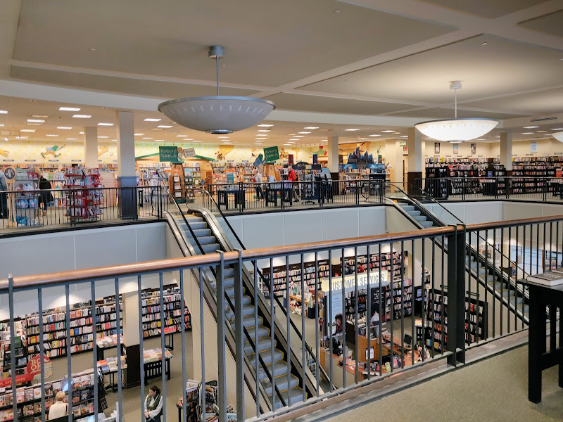 Barnes & Noble