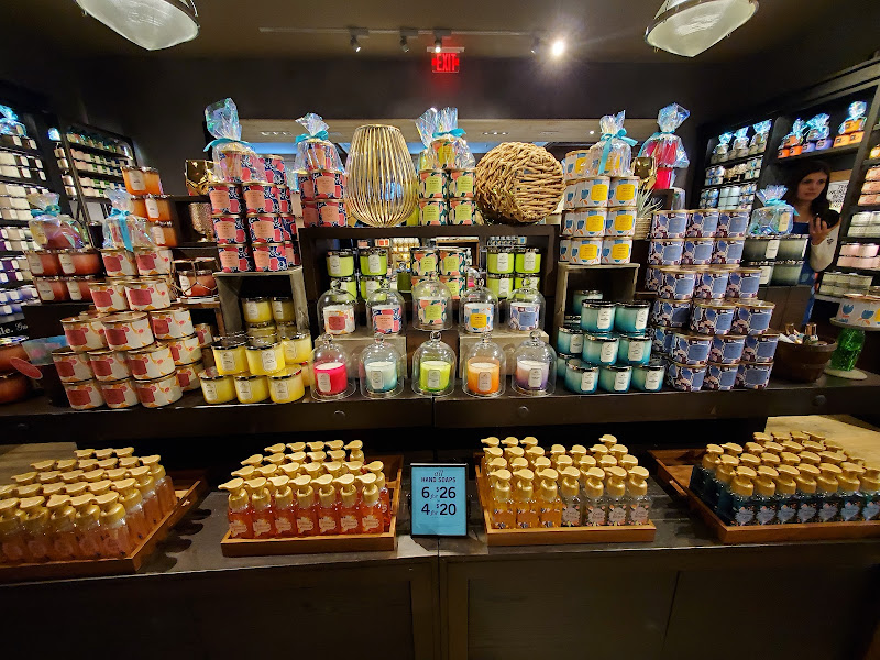 Bath & Body Works