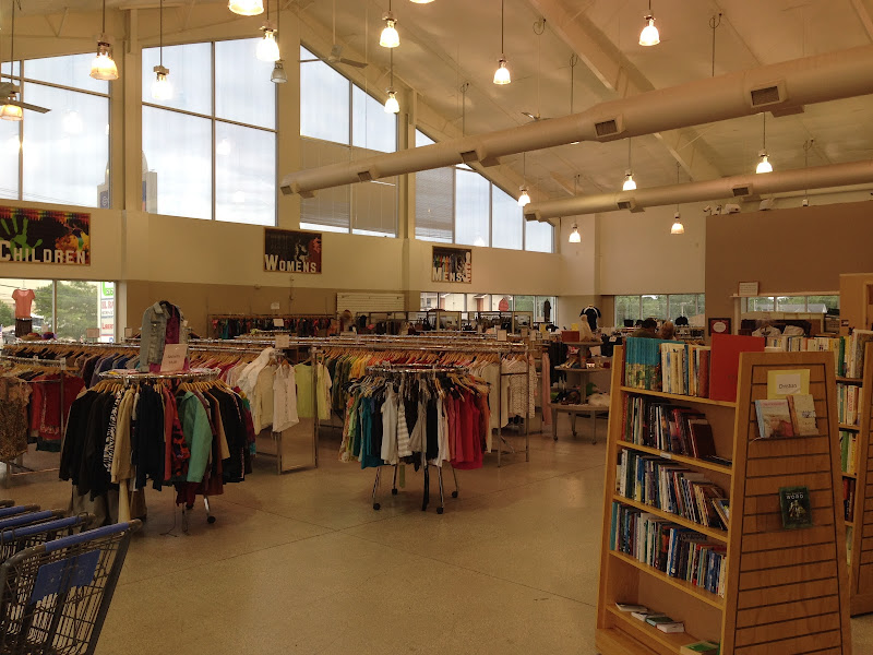 The Crossing Thrift Store - Q Center