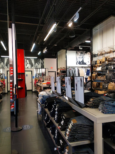 GUESS Factory