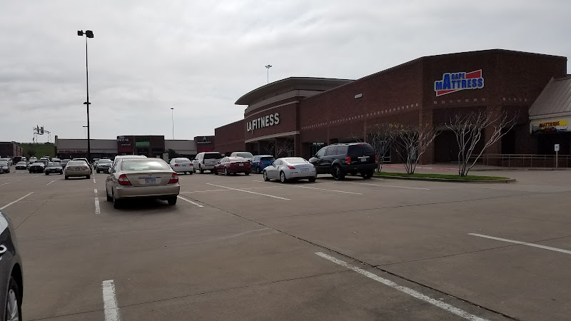Lincoln Court Shopping Center
