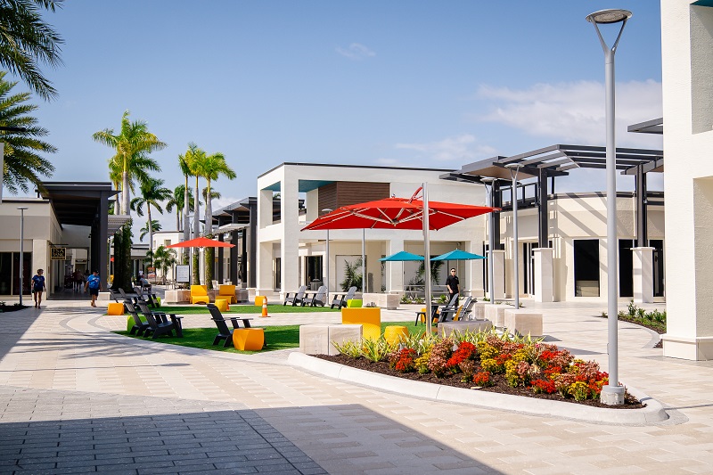 Double Tree Fort Myers At Bell Tower Shops