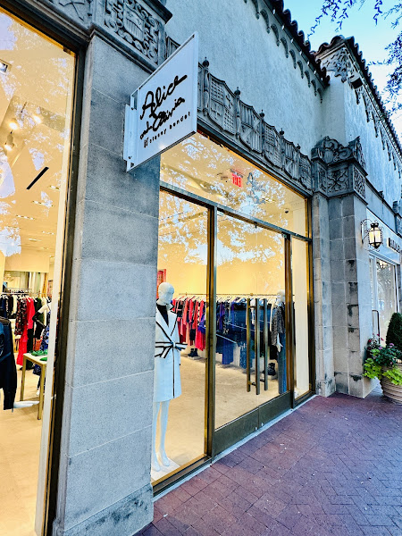 ALICE + OLIVIA