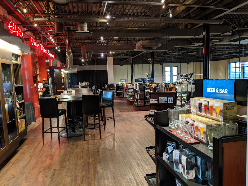Lucky's Liquor Store