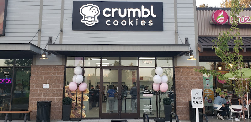 Crumbl – Cookies & Desserts
