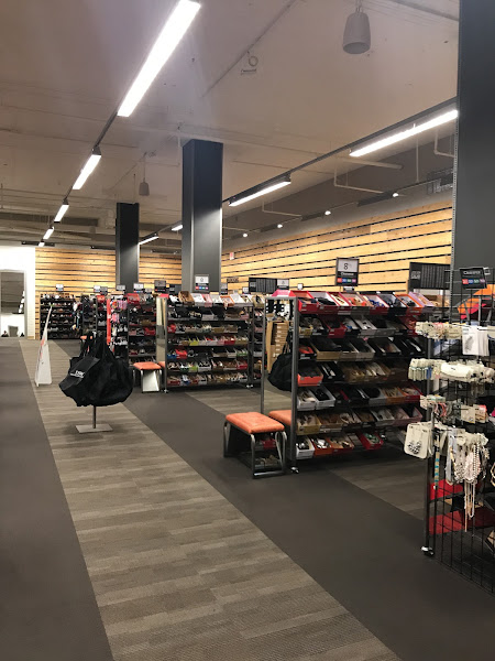 DSW Designer Shoe Warehouse