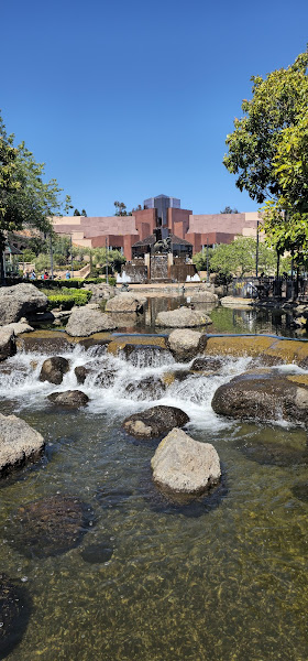Blackhawk Plaza Duck Pond