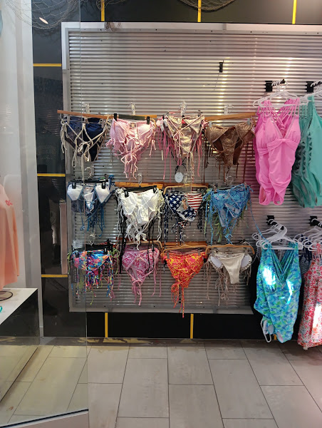 Davy Jones Beach Shop