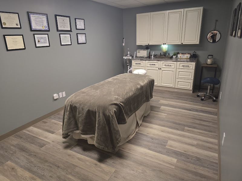 Lunar Aesthetics and Massage LLC