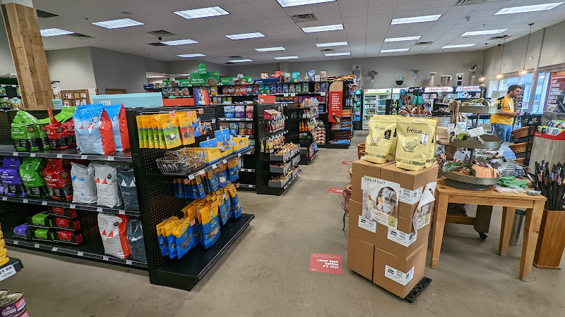 Chuck & Don's Pet Food & Supplies