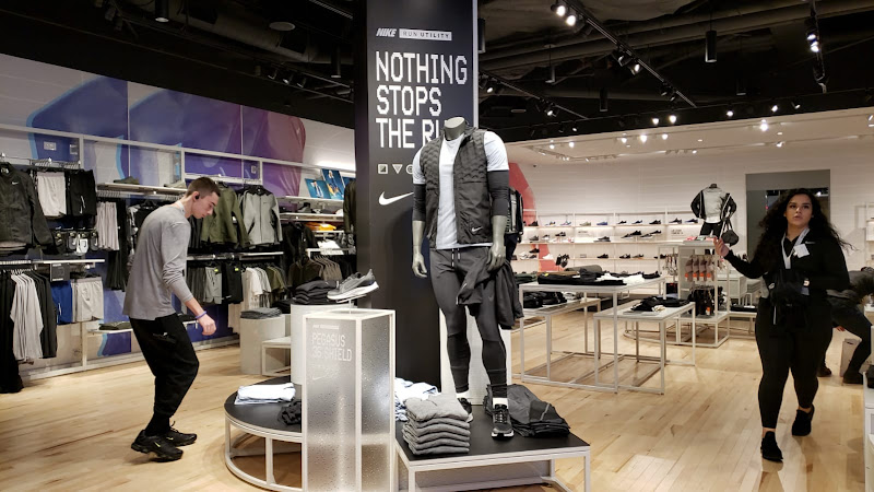 New Nike CF Rideau Centre