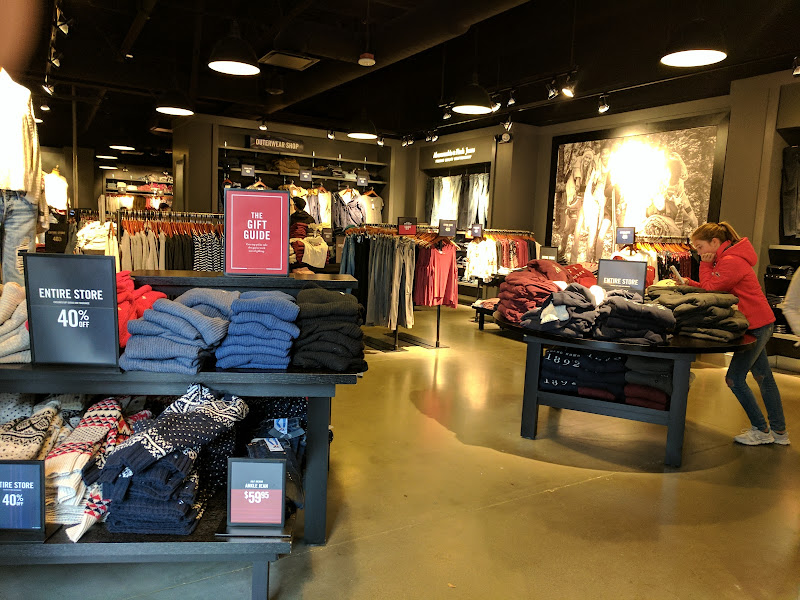 Abercrombie & Fitch Outlet
