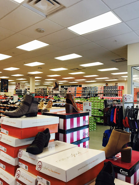 Famous Footwear Outlet