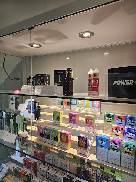 180 Smoke Vape Store - Queens Quay