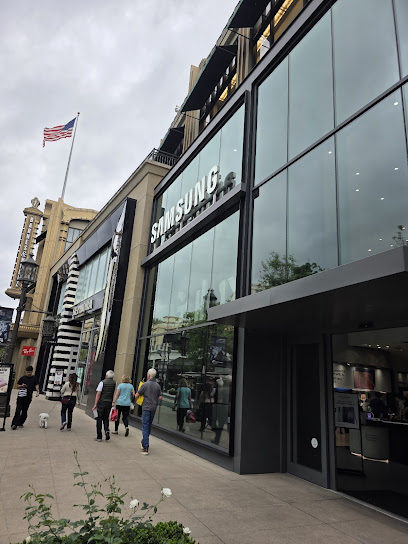 The Shade Store