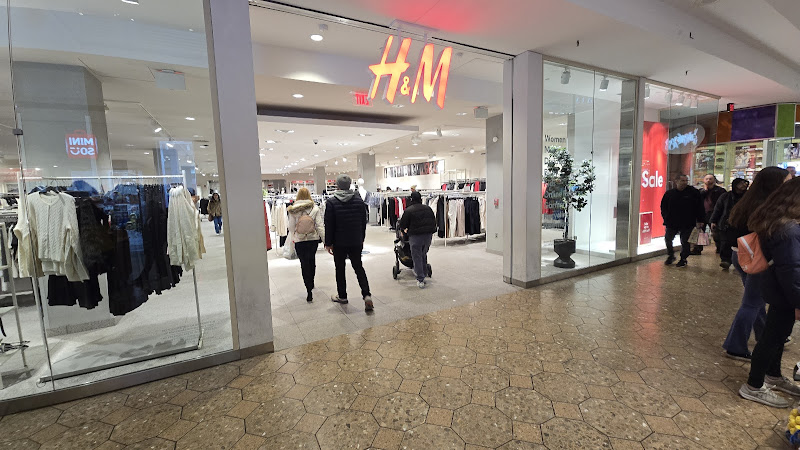 H & M