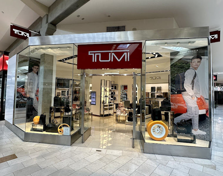 Tumi