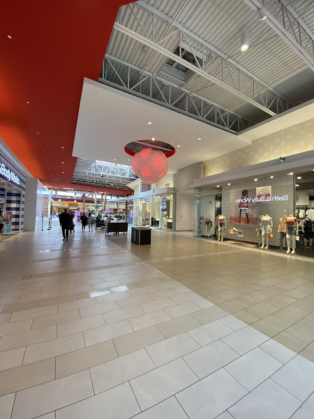 Tsawwassen Town Centre Mall