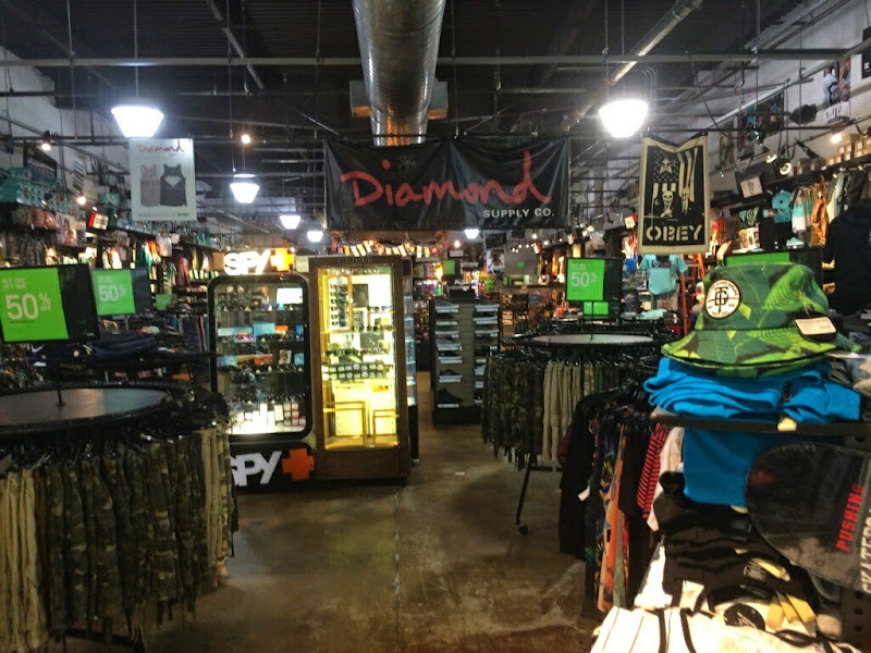 Zumiez