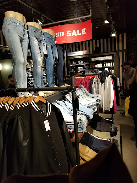 Hollister Co.