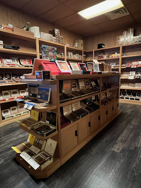 King's Leaf Cigar Lounge