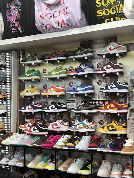SNKRS X PRESS
