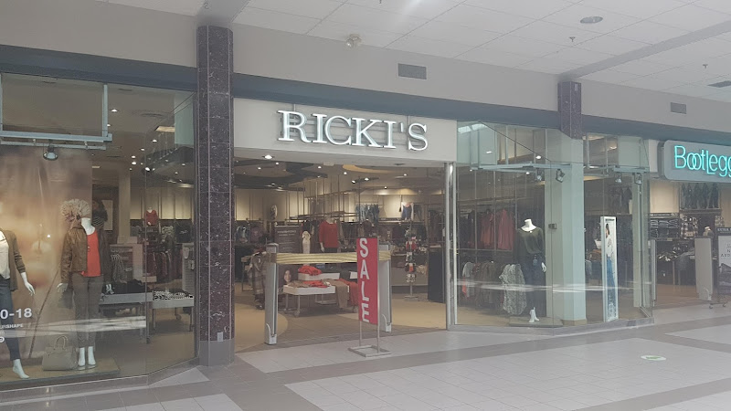 Ricki's Bootlegger - Lindsay Square