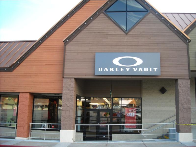 OAKLEY VAULT