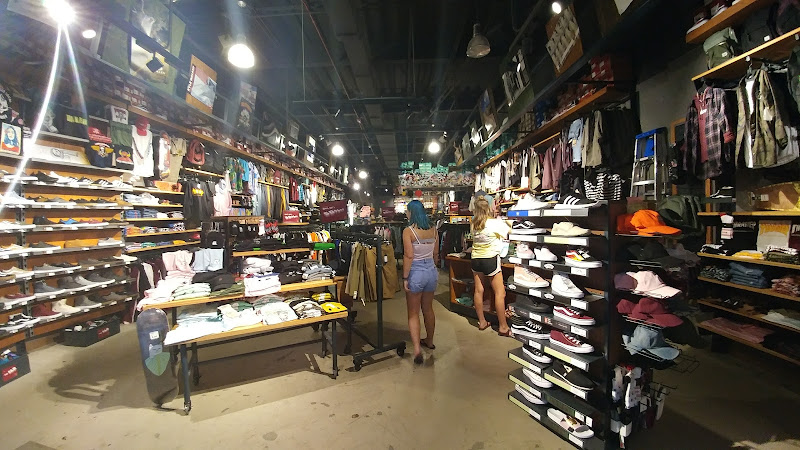 Zumiez