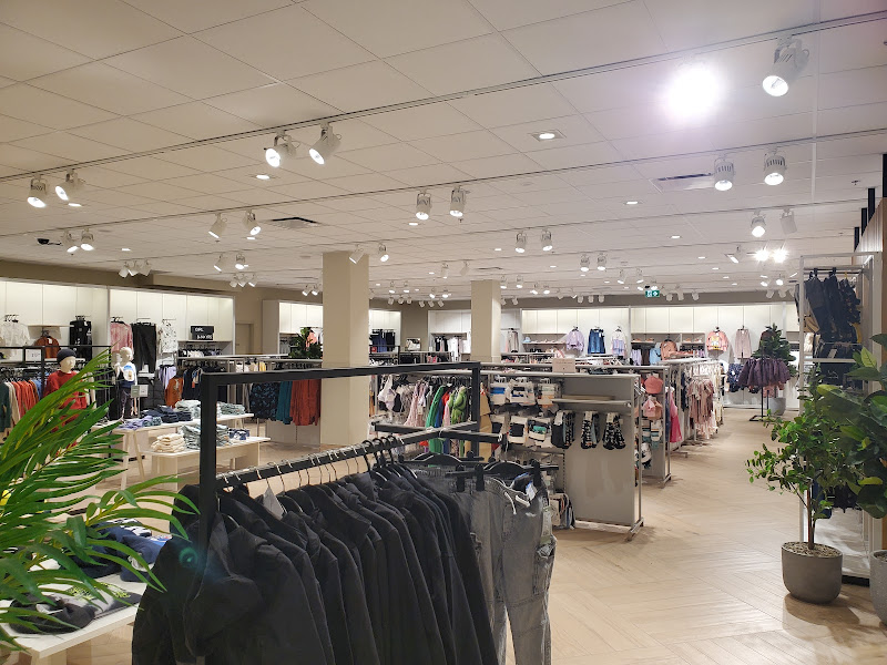 H&M