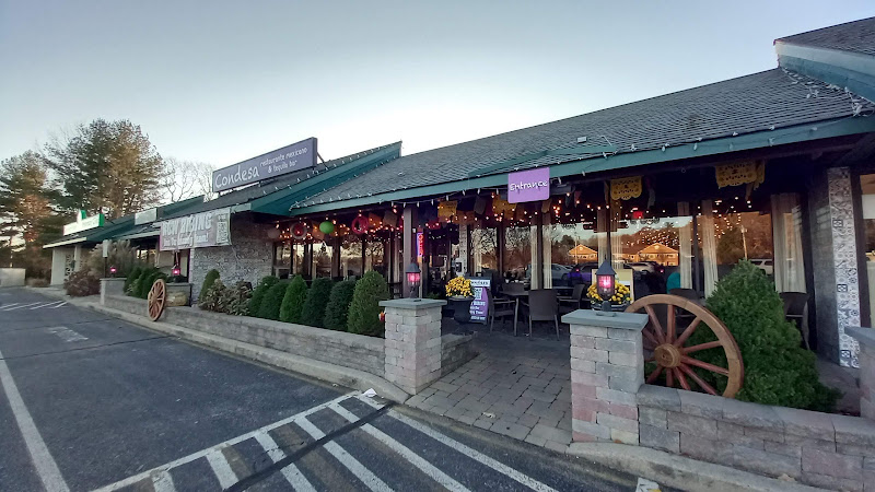 Quaker Valley Mall