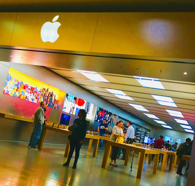 Apple Woodland Hills