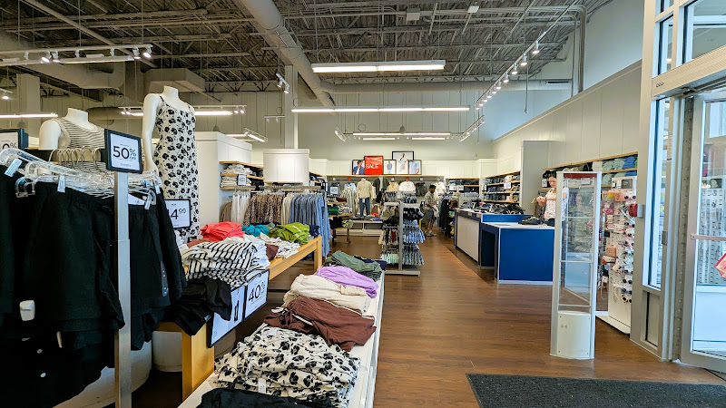 Banana Republic Factory Store