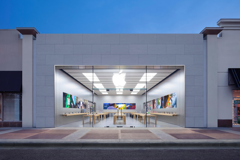 Apple Eastwood Towne Center
