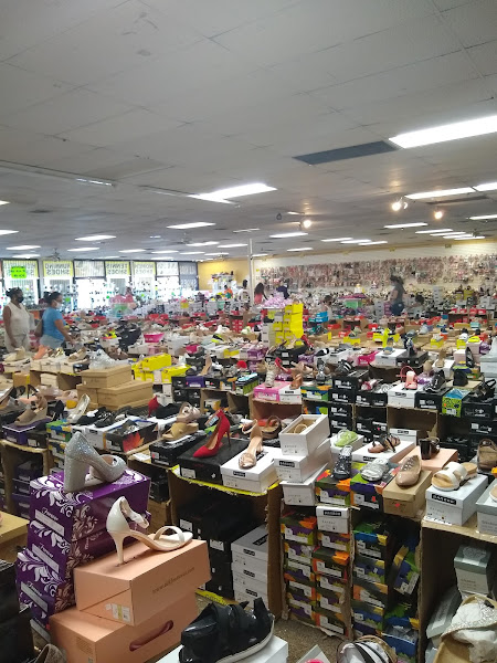 world famous $ 10.99 shoe store las vegas