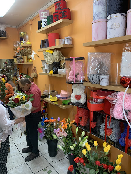 Romel's Flowers & Gifts